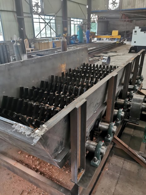 صندوق التغذية لآلة صنع الطوب الطيني XGD1200