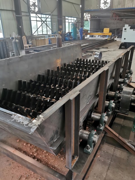 صندوق التغذية لآلة صنع الطوب الطيني XGD1200